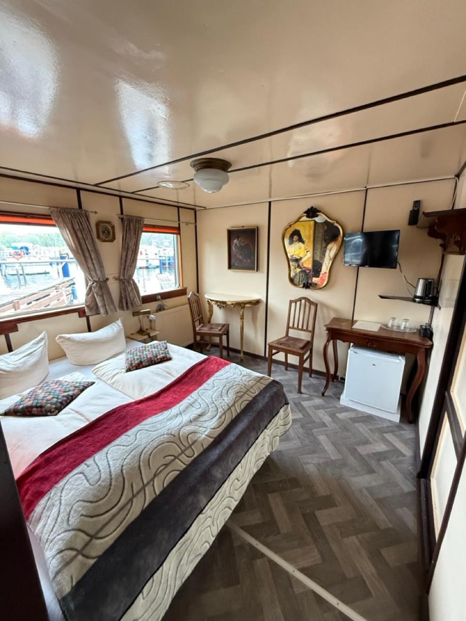 Hotel na wodzie Schiffspension Luise