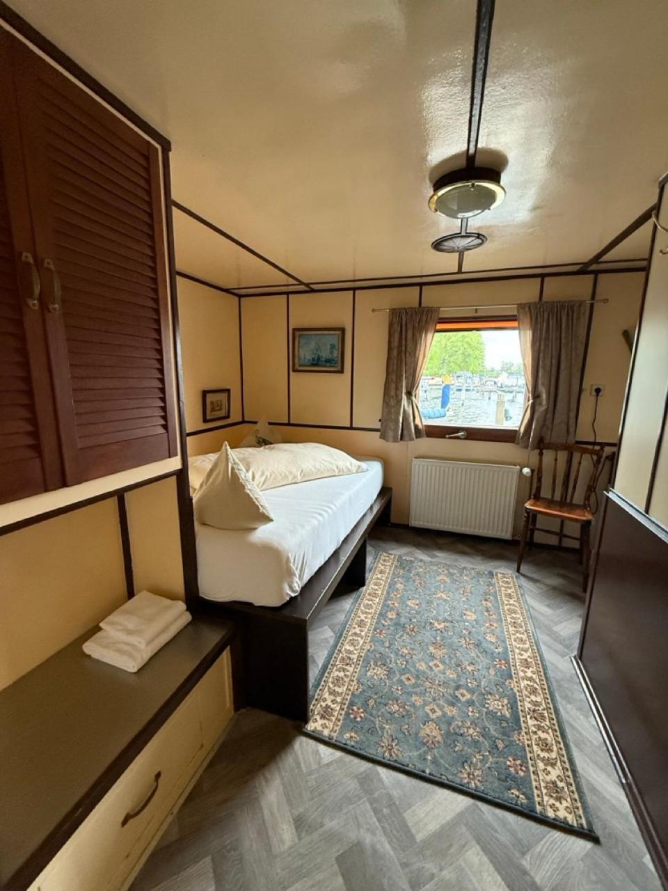 Hotel na wodzie Schiffspension Luise Poczdam
